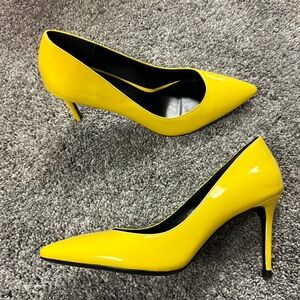 Boutique Yellow pointed Toe Heels